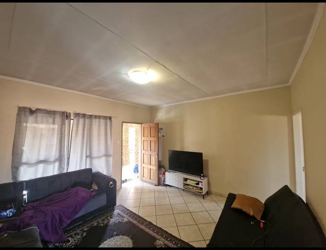 1 BEDROOM APARTMENT FOR SALE IN KLIPPOORTJE